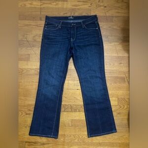 Women’s Bootcut Style Jeans